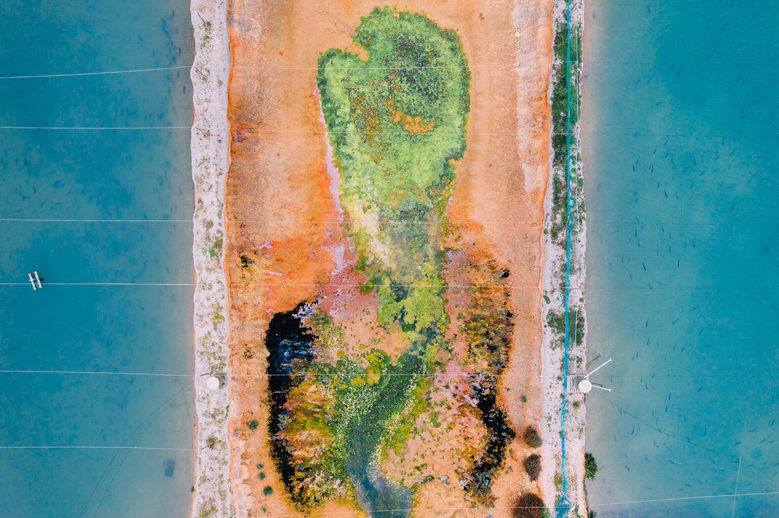 002 drone saltfields algarve beach - Luftaufnahmen entlang der Küste der Algarve