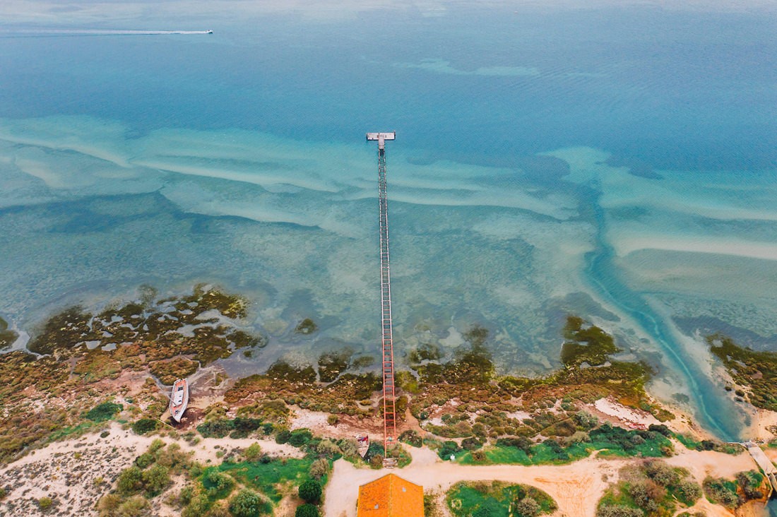 003 drone saltfields algarve beach - Luftaufnahmen entlang der Küste der Algarve