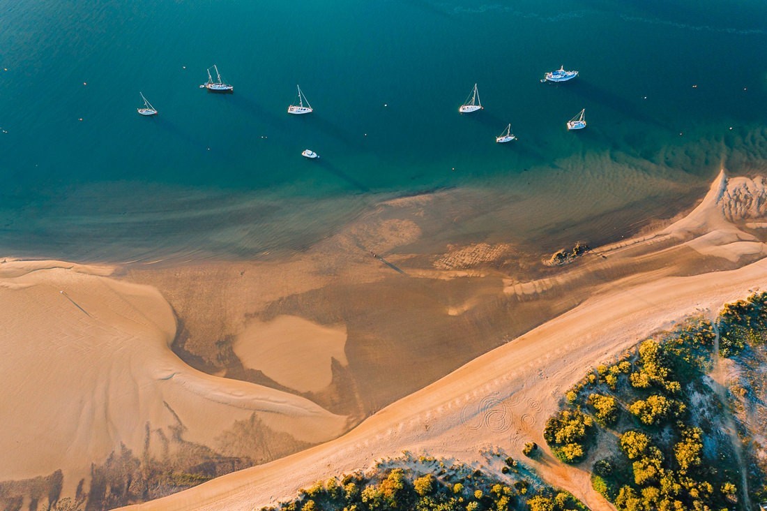 034 drone saltfields algarve beach - Luftaufnahmen entlang der Küste der Algarve