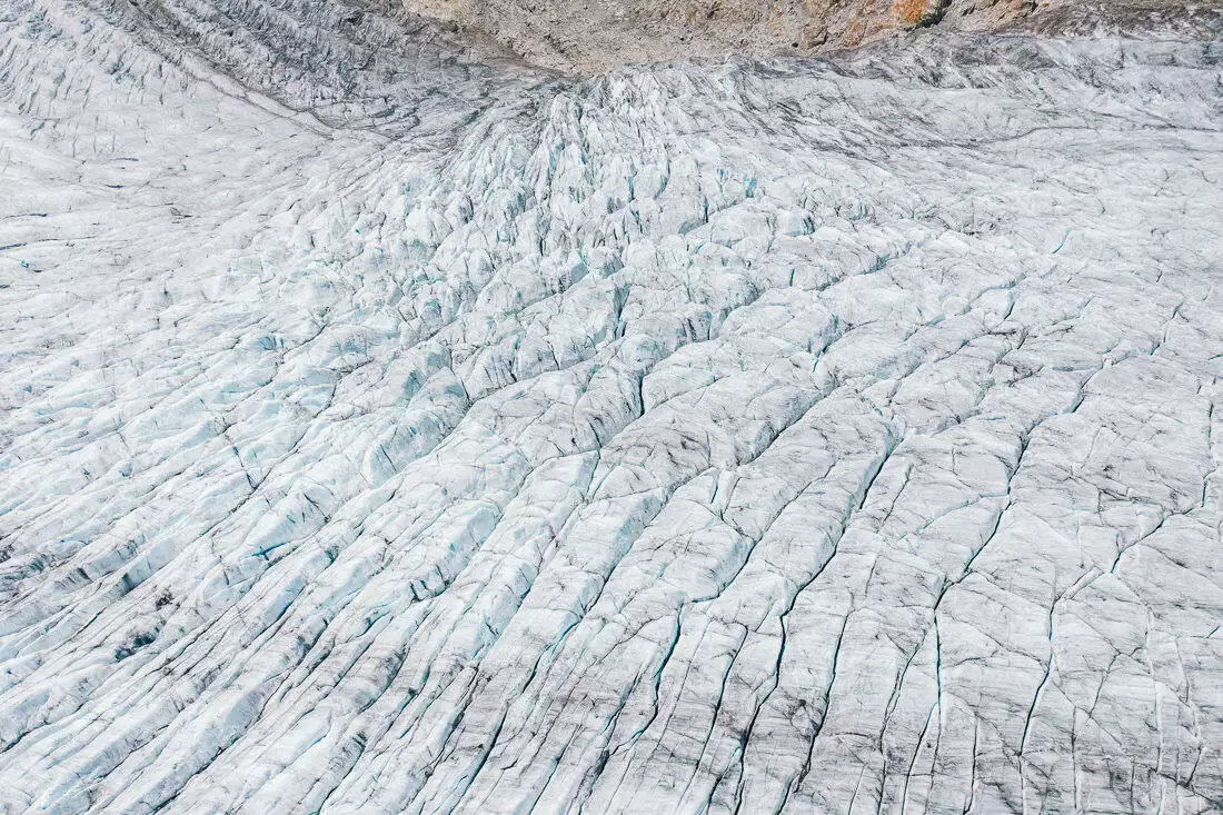 aletschgletscher luftaufnahmen drohne wanderung aletschgletscher luftaufnahmen drohne wanderung