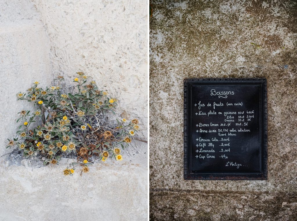 Dos fotos: flores amarillas en un hueco del muro y un cartel de Boissons en Córcega