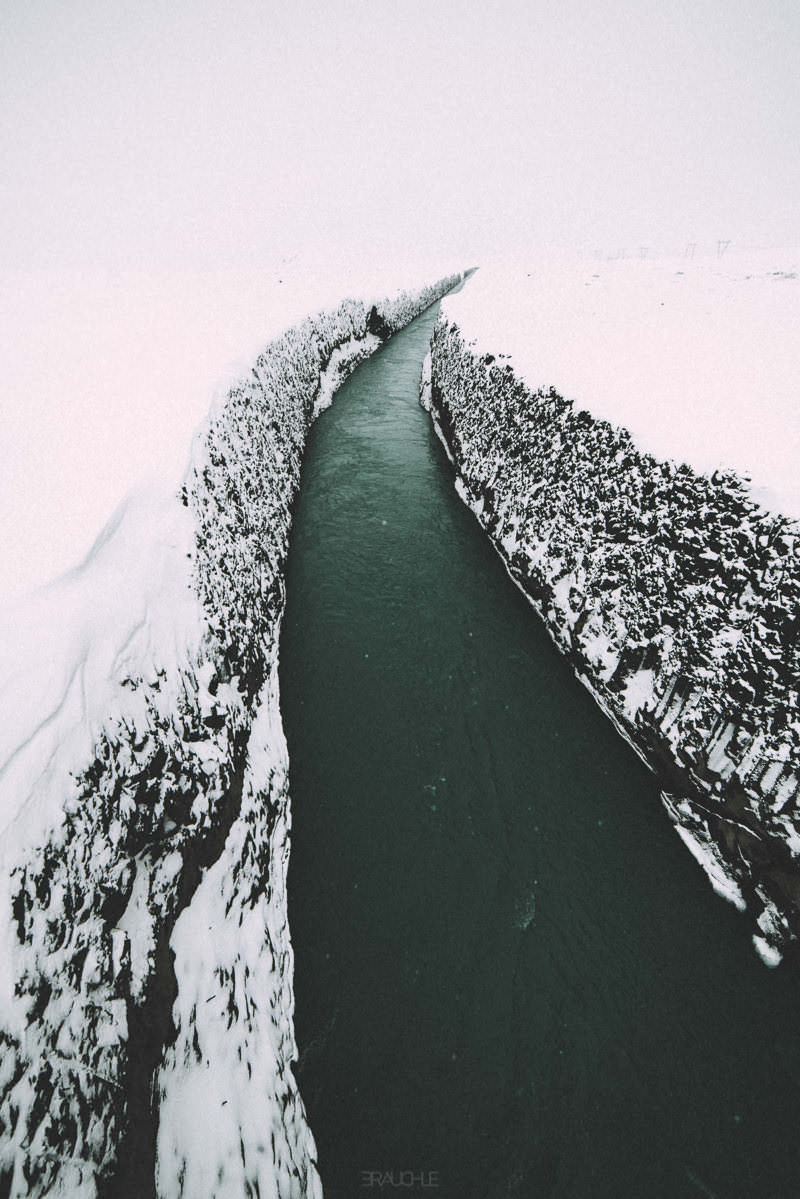 iceland hjalparfoss waterfall winter 0009 - Island - Hjalparfoss im Winter