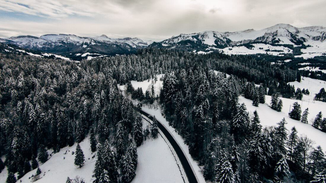 Luftaufnahmen Bregenzer Wald/Balderschwang blog-fotograf, luftaufnahmen-drohne-dji-mavic hochzeit fotograf bodensee luftaufnahme drohne voralberg winter bregenzer wald 0005 1100x619 - Luftaufnahmen Bregenzer Wald/Balderschwang hochzeit fotograf bodensee
