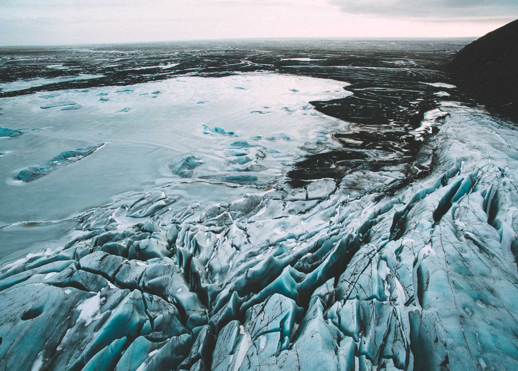 skaftafell glacier drone svinafellsjokul iceland 0018 - Island - Luftaufnahmen der Gletscherlandschaft im Skaftafell Nationalpark
